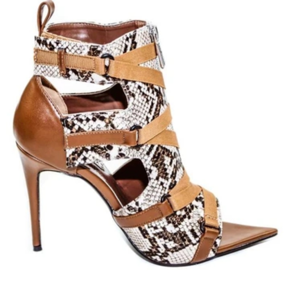 NWT Heels